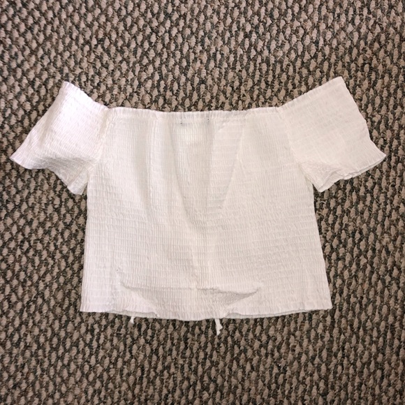 Off the shoulder White Crop Top - Picture 2 of 2